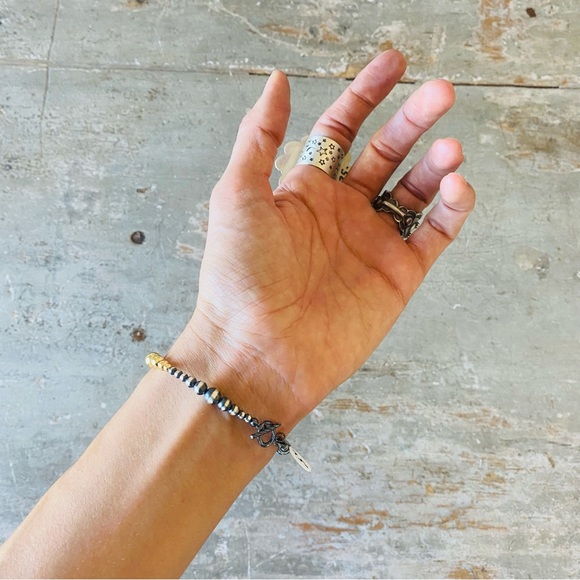 ♥️ Native Strung ♥️ Sterling Silver & 18k Gold Plated Machine Pearls Bracelet - Picture 4 of 11